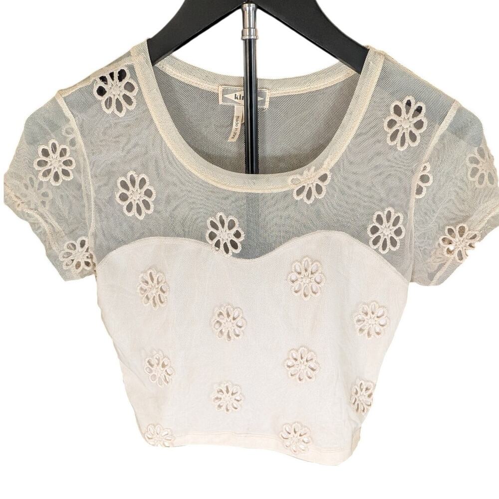 Kirra White Mesh Daisy Embroidered Crop Top Sheer Floral Baby Tee Y2K